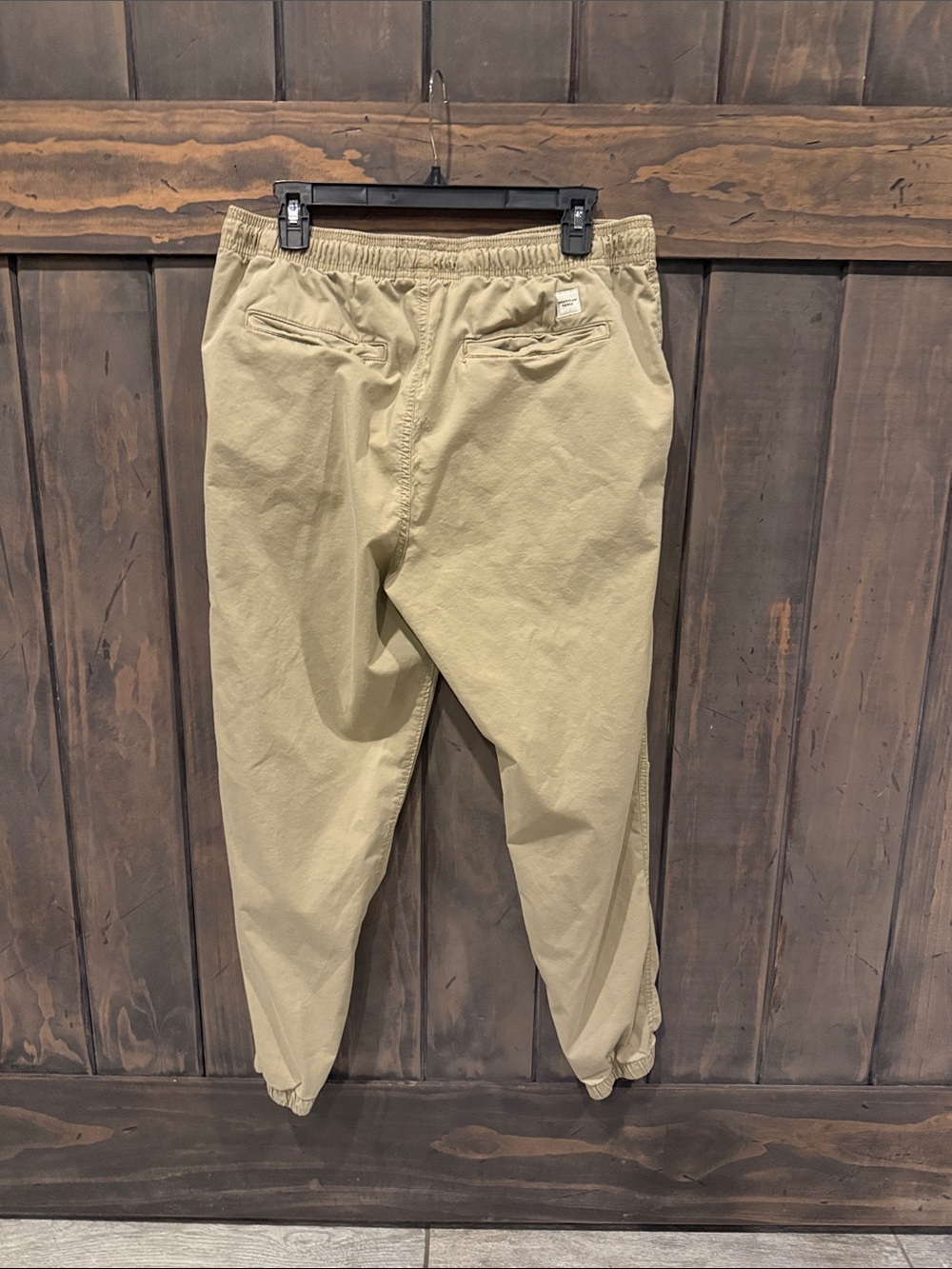 American Eagle Outfitters Men's Khaki Drawstring Joggers - Picture 2 of 3